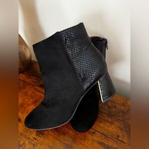 XOXO Black Textured Ankle Boots